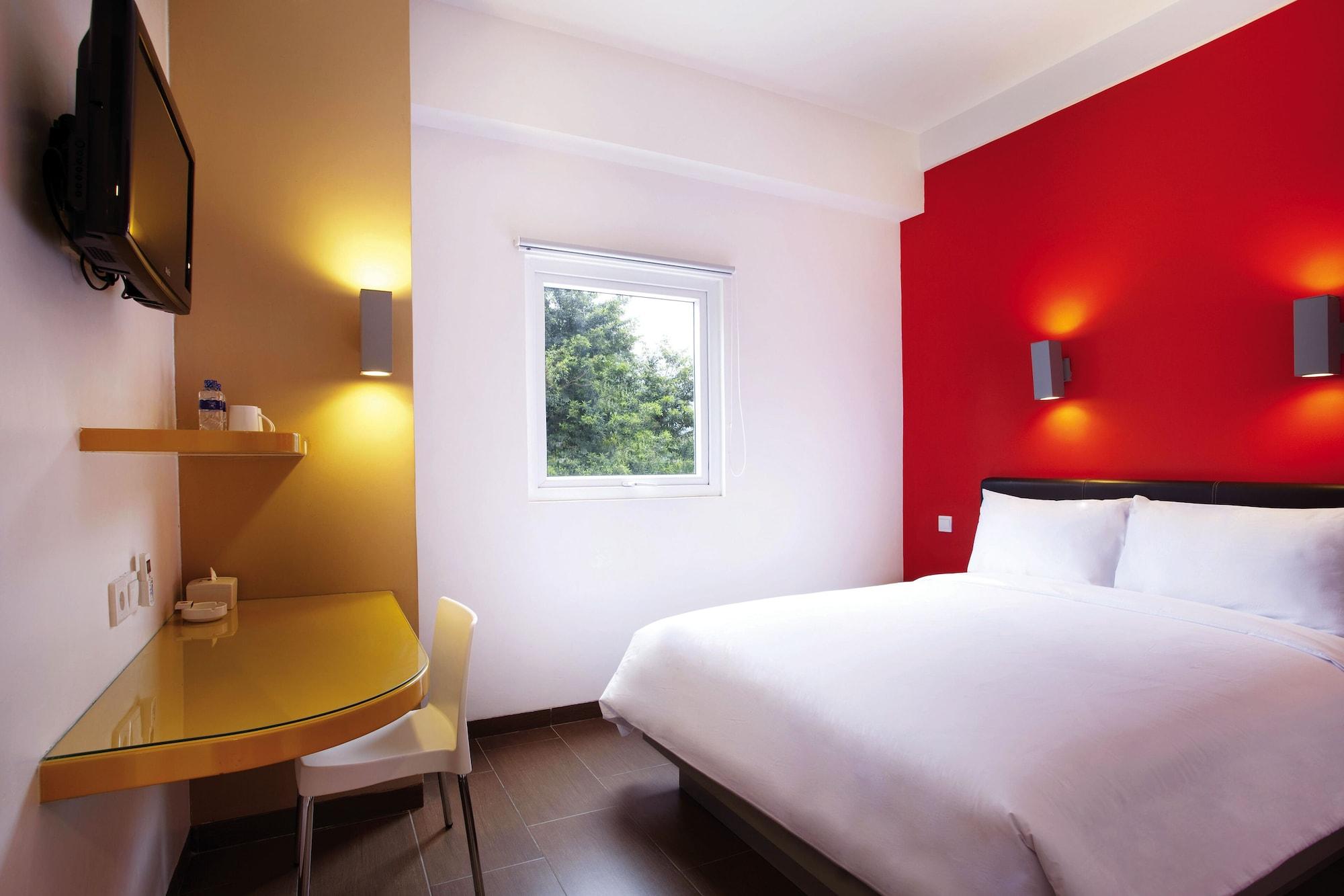 Amaris Hotel Cihampelas Bandung Oda fotoğraf