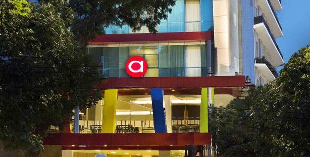 Amaris Hotel Cihampelas Bandung Dış mekan fotoğraf