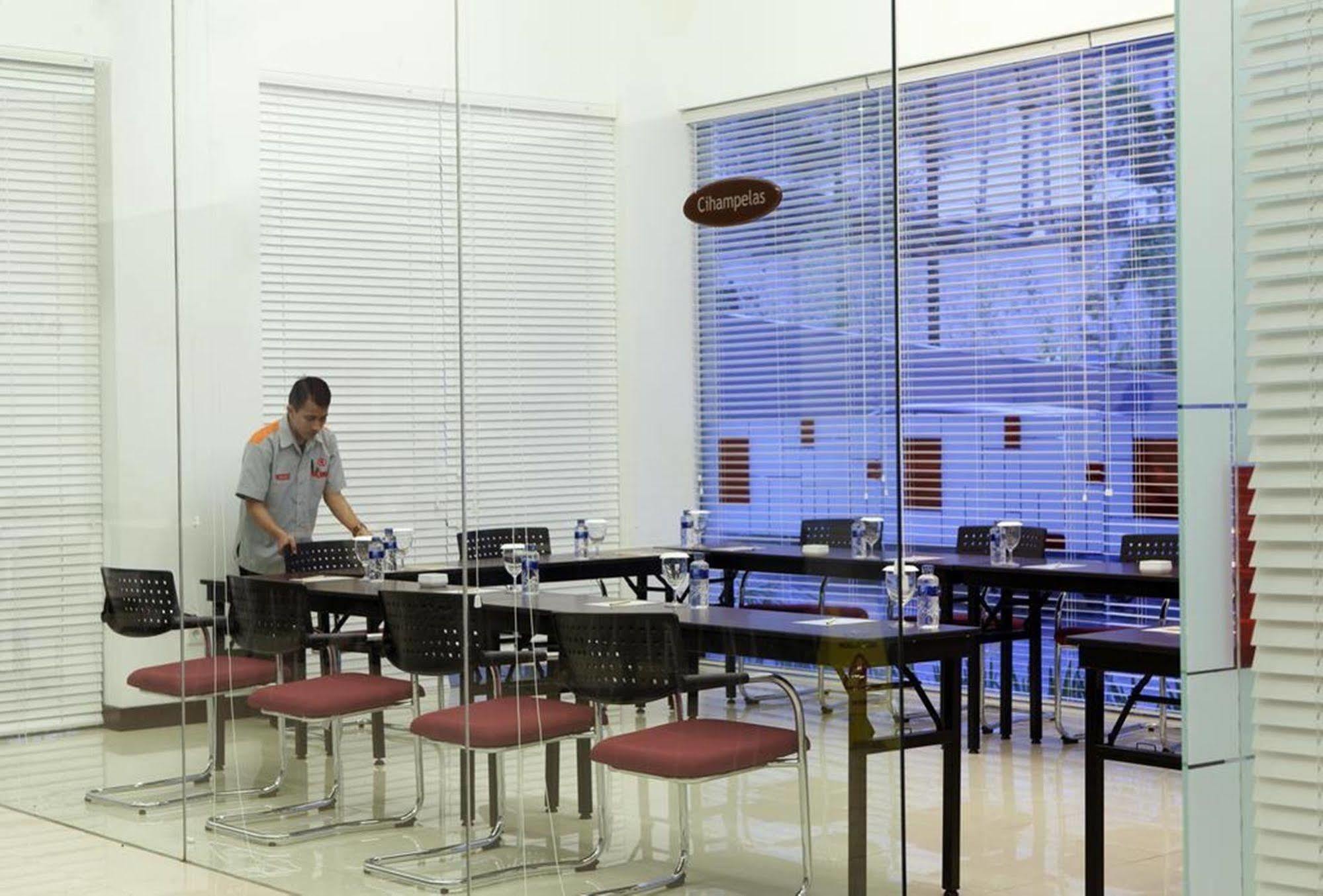 Amaris Hotel Cihampelas Bandung Dış mekan fotoğraf